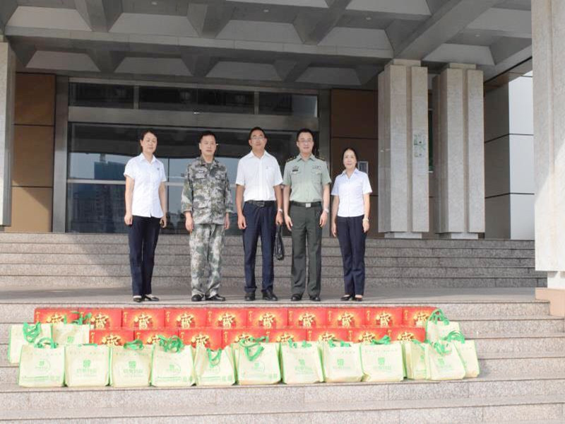 信泰慰問暖人心，軍民建設(shè)一家親